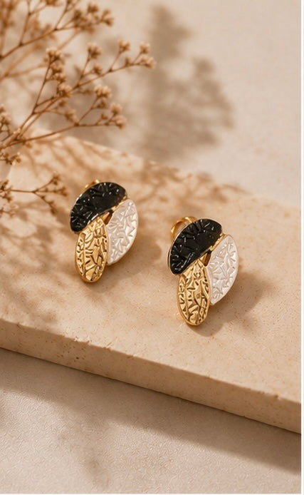 COLLAR Y PENDIENTES “SMIR”
